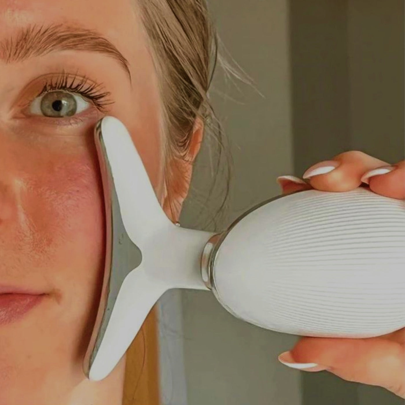 EMS GuaSha | Beauty Tool mit Lichttherapie